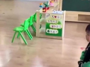 开家长会爸爸们灌满幼儿园老师、开家长会，爸爸们为何给幼儿园老师灌酒？